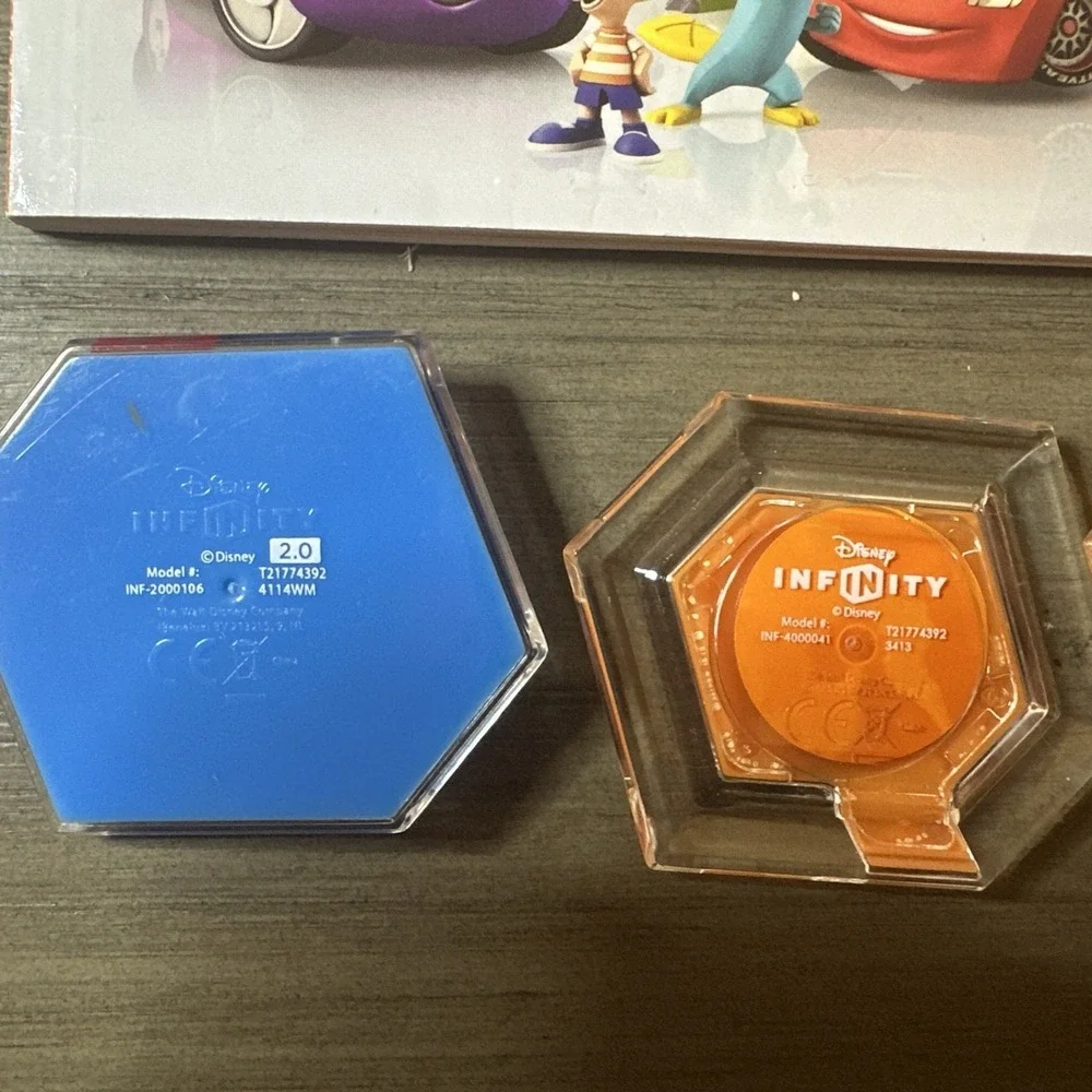 Disney‎ Infinity Lot of Power Discs, Cards, and Infinite Possibilities Booklet